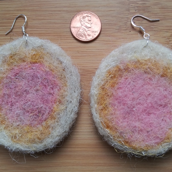 Pinky Swear - handmade statement earrings - Picture 3 of 4